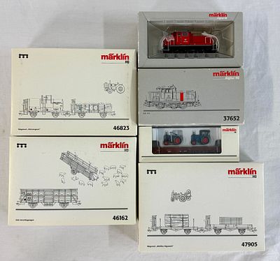 5 Marklin H0 Scale Model Train Sets and Locomotive in Original Packaging. This collection 