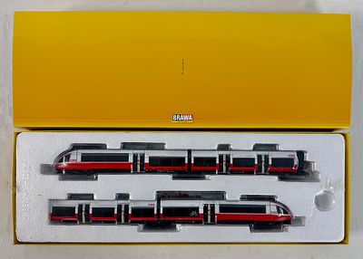 Brawa 44264 &Ouml;BB Railcar Set . This lot features two distinct model train items of European 