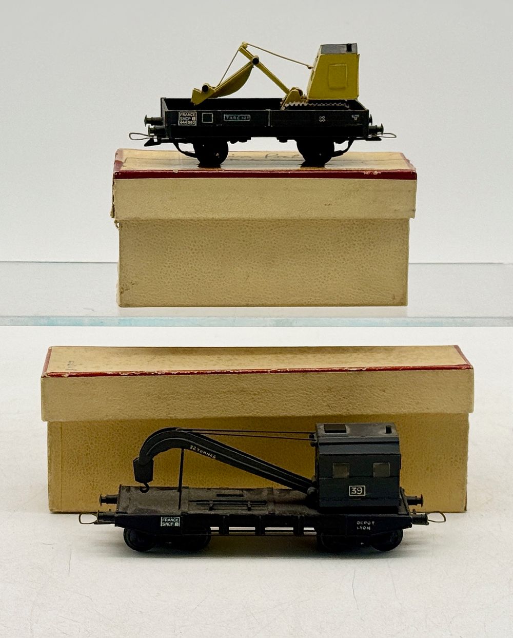 Lot 153: 2 VB HO Scale SNCF Model Railway Work Cars
