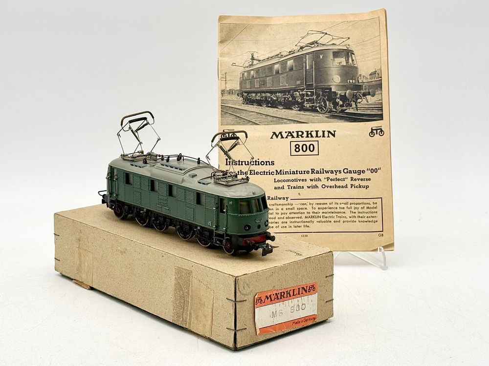 Lot 172: Märklin Gauge 00 MS 800 Electric Locomotive with Original Box and Instructions