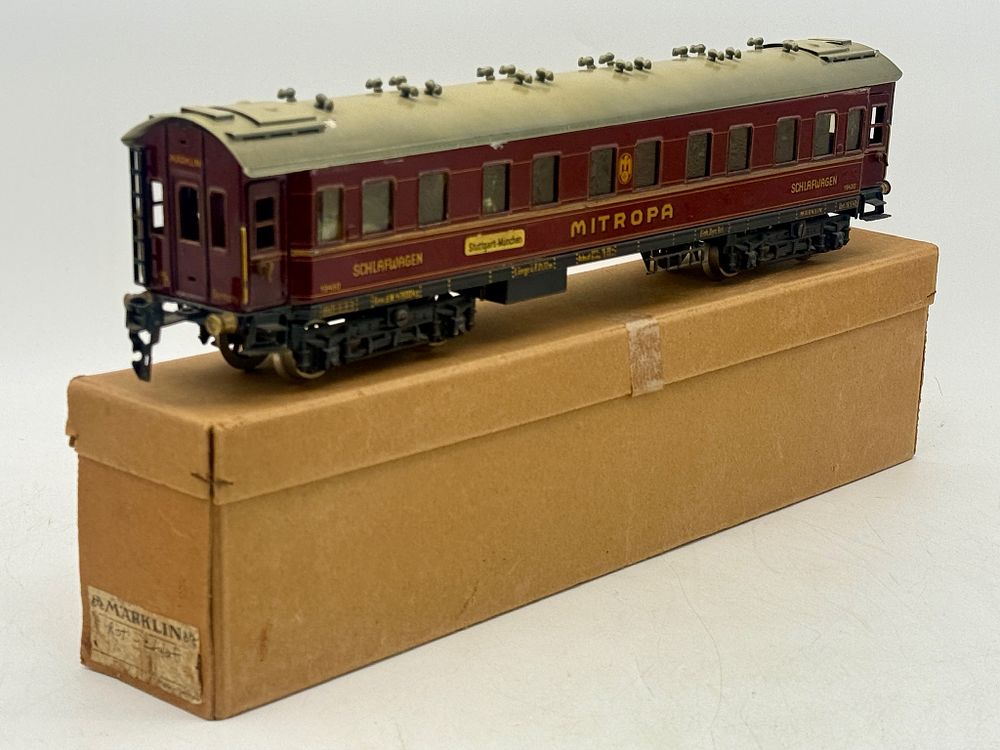 Lot 206: Märklin O Gauge Mitropa Schlafwagen Sleeping Car Model 19430