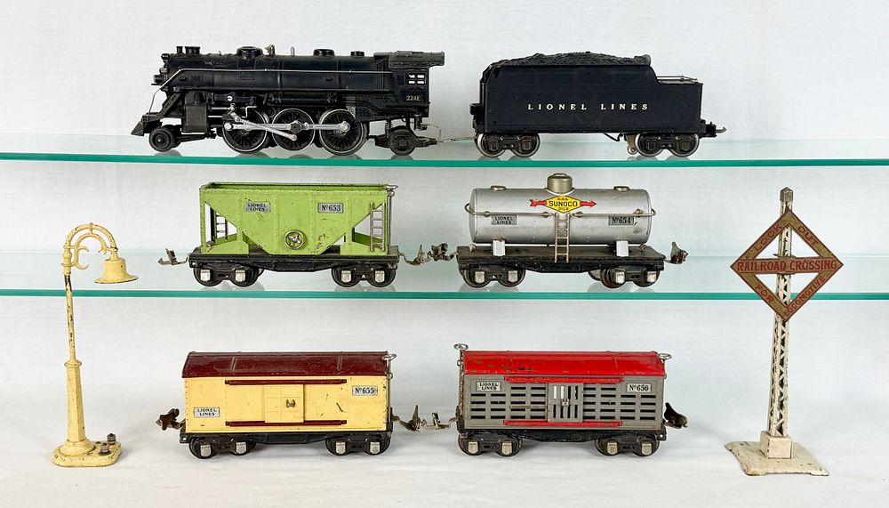 Lot 335: Lionel Pre-War O-Gauge Model Train Engines, Freight Cars, and Accessories