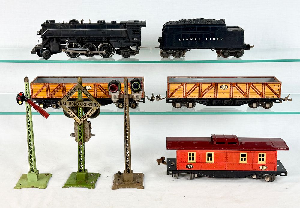 Lot 345: A Collection of Lionel Prewar O-Gauge Trains and Accessories