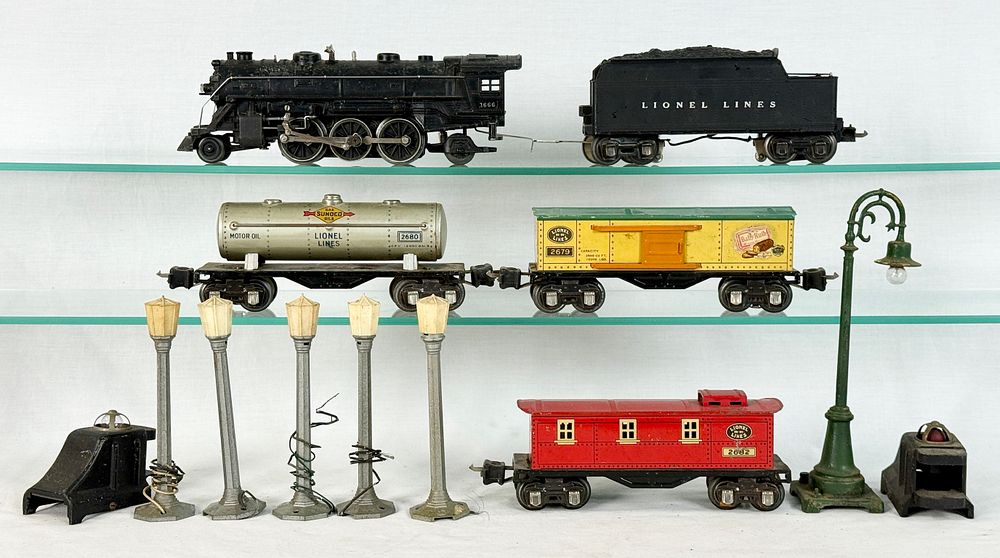 Lot 346: A Collection of Lionel Prewar O-Gauge Model Train Components and Layout Accessories