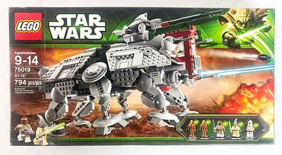 LEGO Star Wars AT-TE Set 75019 with Original Box and Manuals. This LEGO Star Wars construction 