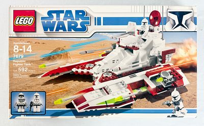 LEGO Star Wars The Clone Wars Republic Fighter Tank Set 7679. This is a LEGO Star Wars 