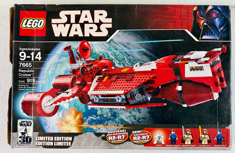 Lot 240: LEGO Star Wars Republic Cruiser Limited Edition Set 7665