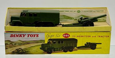 Dinky Toys Gift Set 695 7.2 Howitzer and Tractor. This Dinky Toys gift set number 695 includes a 