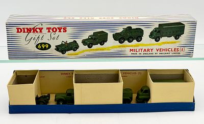 Dinky Toys Gift Set 699 Military Vehicles (1). A Dinky Toys Gift Set No. 699, Military Vehicles 