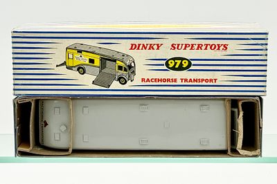 Dinky Supertoys No. 979 Newmarket Racehorse Transport with Original Box. This Dinky Supertoys 