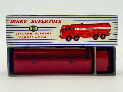 Dinky Supertoys 943 Leyland Octopus Tanker in Esso Livery. This Dinky Supertoys No. 943 Leyland 