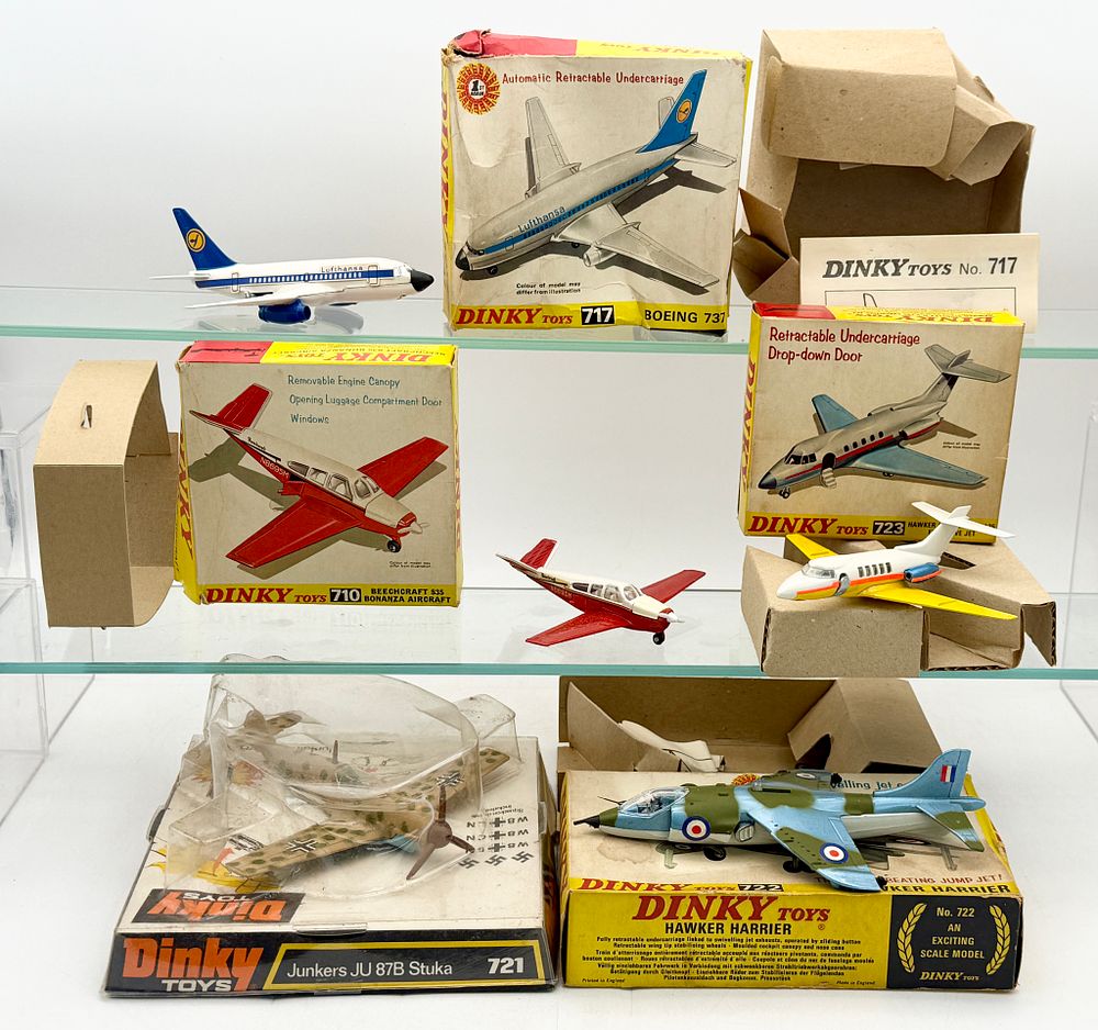 Lot 160: A Collection of Vintage Dinky Toys Die-Cast Model Aircraft