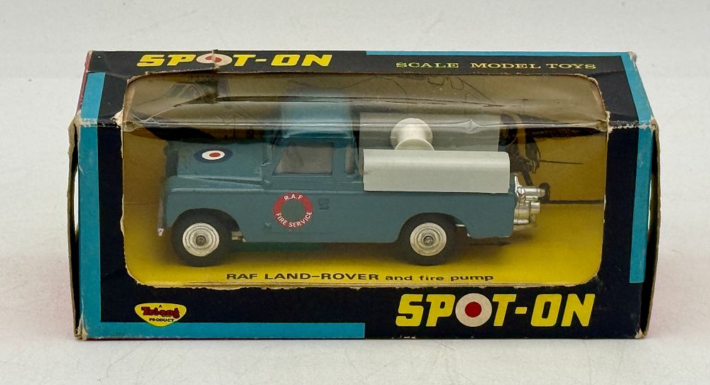 Lot 230: Spot-On 415 RAF Land-Rover and Fire Pump in Box
