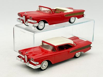2 AMT 1958 Edsel Pacers Model Cars. This pair of models features a 1958 Edsel Citation hardtop 