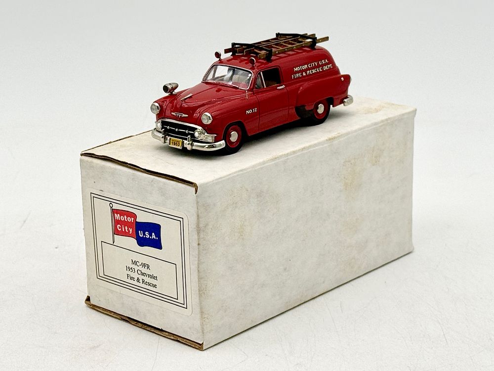 Lot 11: Motor City U.S.A. MC-9FR 1953 Chevrolet Fire and Rescue Model