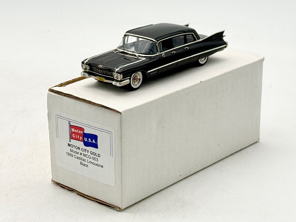 Lot 15: Motor City Gold Model MCG-003 1959 Cadillac Limousine