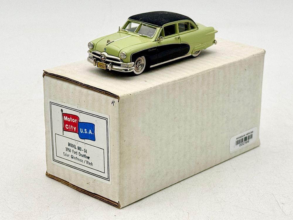 Lot 74: Motor City U.S.A. 1950 Ford Crestliner Scale Model