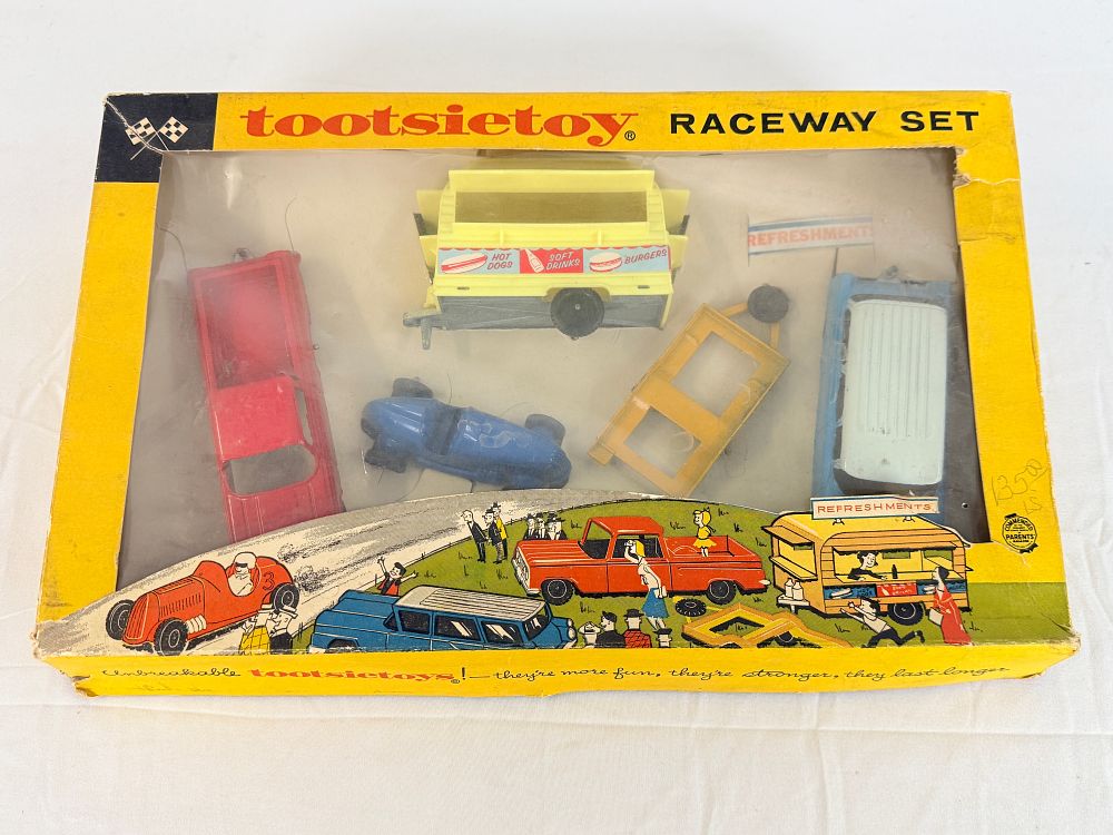 Lot 311: Tootsietoy No. 4225 Raceway Set in Original Box