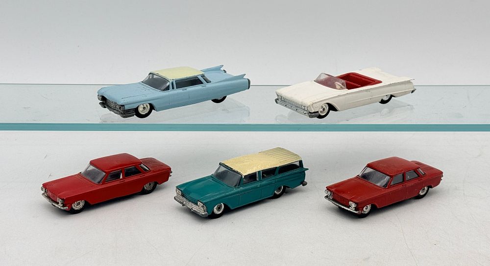 Lot 390: A Collection of Tootsietoy American Style Die-Cast Sedan and Wagon Vehicles