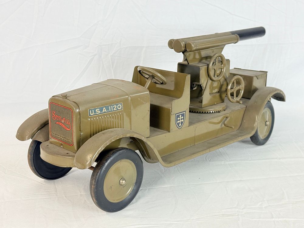 Lot 422: Dayton Sonny Pressed Steel Anti-Aircraft Military Truck