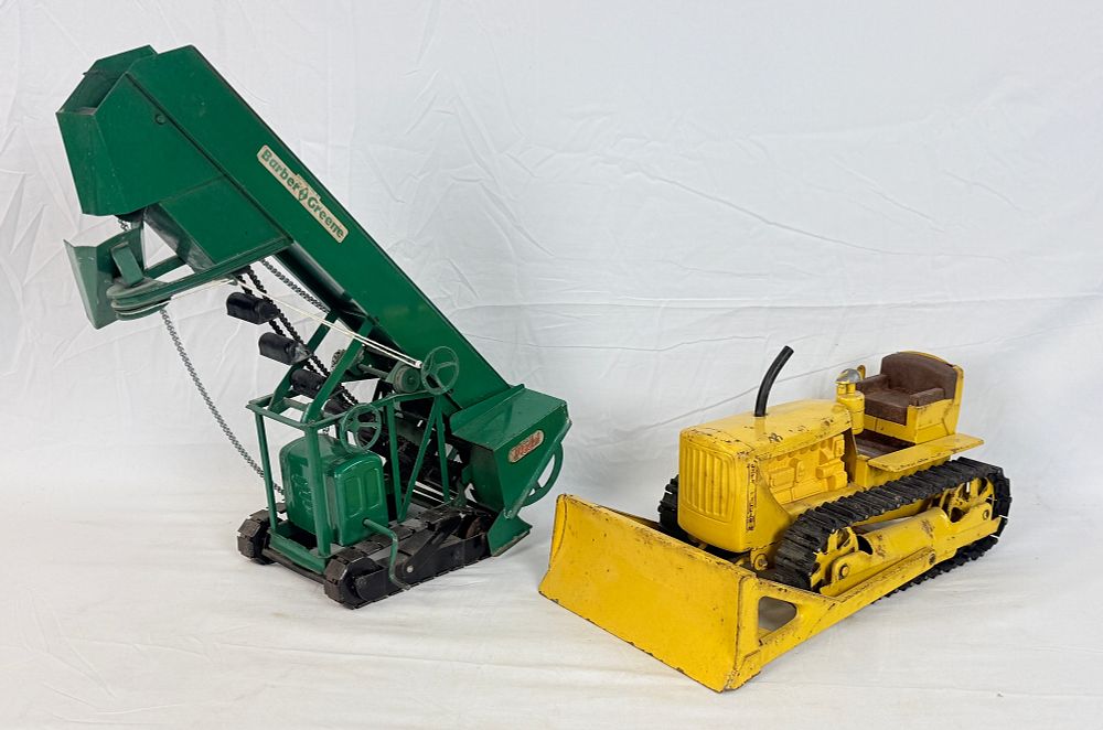 Lot 446: A Pair of Doepke Model Toys Pressed Steel Construction Vehicles