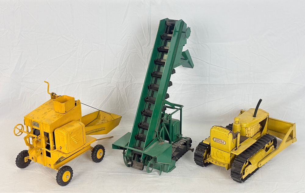 Lot 452: Three Doepke Model Toys Pressed Steel Construction Vehicles