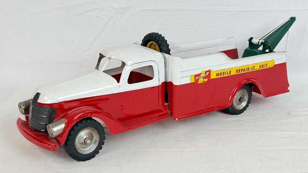 Lot 470: Buddy L Mobile Repair-It Unit Pressed Steel Tow Truck #3667