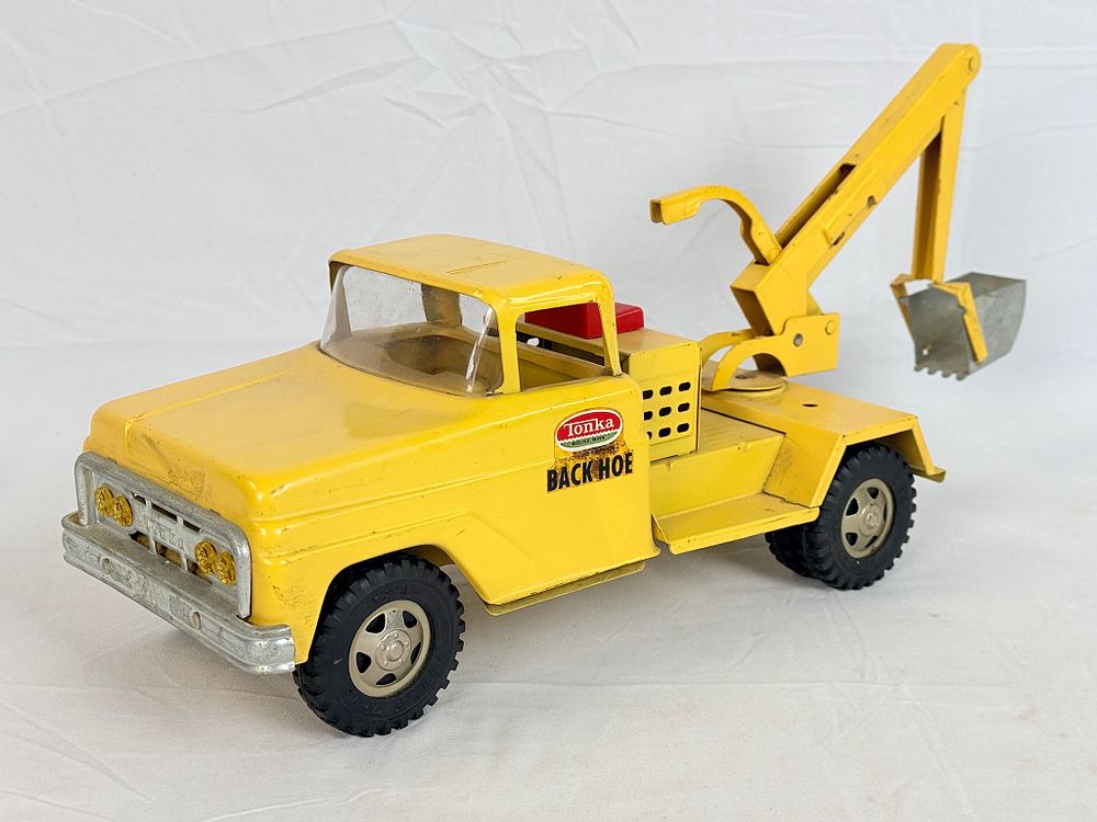 Lot 472: Tonka Pressed Steel Backhoe Truck With Operator Seat #422