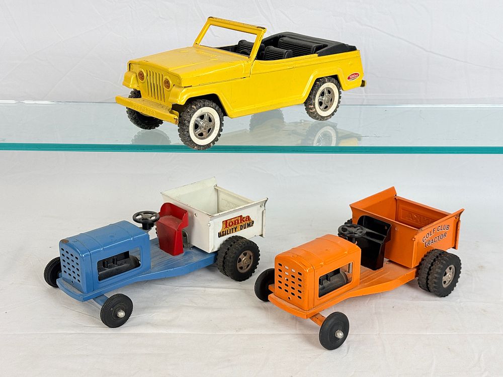 Lot 480: Three Tonka Pressed Steel Industrial and Passenger Vehicles