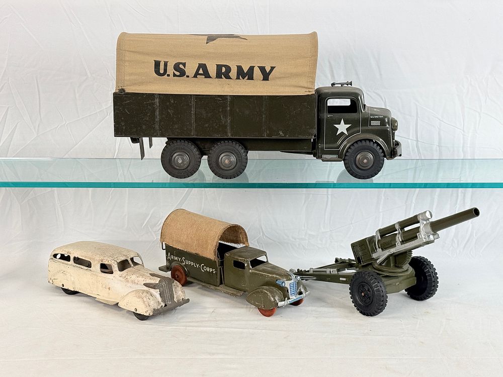 Lot 486: A Collection of Marx and Wyandotte Pressed Steel Military Vehicles
