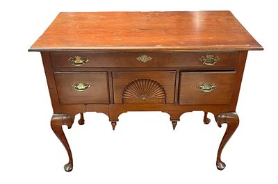 19th CENTURY AMERICAN MAHOGANY LOWBOY. Height: 35 in. by Width: 43.5 in. by Depth: 29 in.