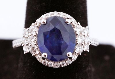 PLATINUM SRI LANKA SAPPHIRE & DIAMOND RING. PLATINUM SRI LANKA 4.80CT SAPPHIRE &amp; 36-0.62CT 