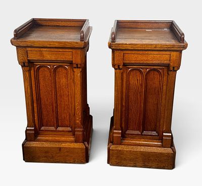PAIR OF ANTIQUE GOTHIC REVIVAL STYLE PEDESTALS. PAIR OF ANTIQUE GOTHIC REVIVAL STYLE PEDESTALS/ 
