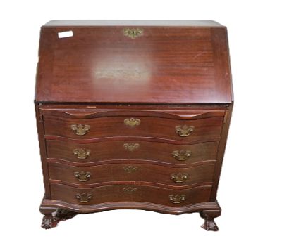 GEORGIAN STYLE MAHOGANY SLANT FRONT DESK. Height: 41.5 in. by Width: 36 in. by Depth: 20 in.