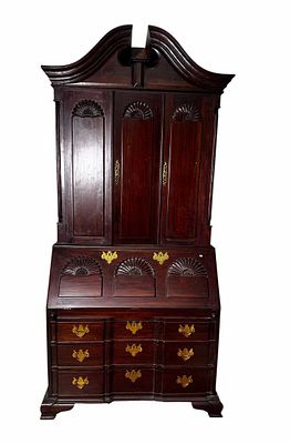 TOWNSAND-GODDARD STYLE SECRETARY BOOKCASE. TOWNSAND-GODDARD STYLE SECRETARY/ BOOKCASE WITH FALL 