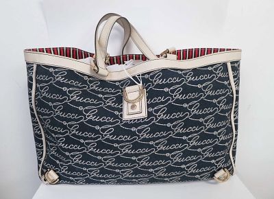 Gucci Large 3 D-Rings Abbey Shopper Handbag. Made from White Script Canvas with Ivory Leather 