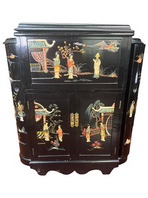 CHINESE-STYLE BLACK LACQUER COCKTAIL CABINET, 20TH CENTURY..BLACK LACQUER COCKTAIL CABINET 