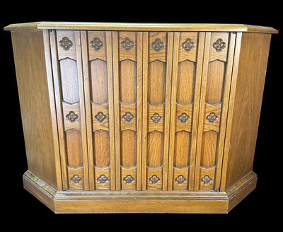 VINTAGE MID-CENTURY STYLE TWO DOOR CABINET. Height: 29 in. by Width: 44 in. by Depth: 12 in.