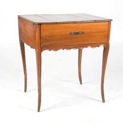 Louis XV Provincial Walnut Dressing Table, 18th Century. A Louis XV Provincial Walnut Dressing 