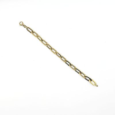 Roberto Coin 18K Paper Clip Link Bracelet. Measures 8 inches long, and 8,5mm wide. The bracelet 