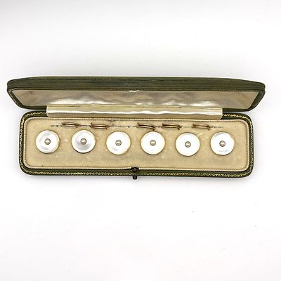 Antique 18K Gold Mother of Pearl Buttons set w/ Box. The buttons come in their original box 
