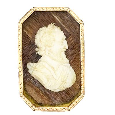 Victorian 14K Gold Henry IV memorial Hair Ring. 14K rose gold ring with a carving of King Henry 