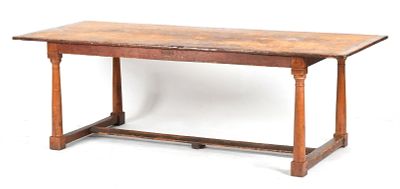 American Pine and Maple Farm Table, 18th / 19th Century. An American Pine and Maple Farm Table 