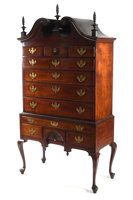 Massachusetts Queen Anne Maple Bonnet Top Highboy, Mid 18th Century. A Massachusetts Queen Anne 