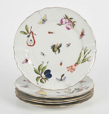 Herend, Five Dinner Plates in the Market Garden Pattern 
Circa 1915-1930, five 