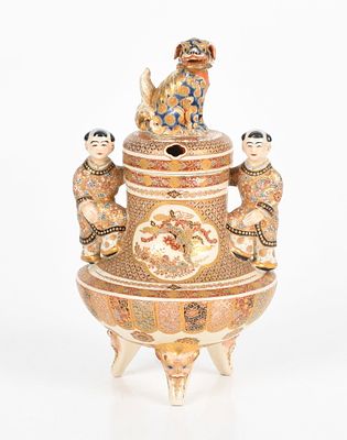 Hododa, Satsuma Koro 
Meiji period, tripod with shishi mask legs, the vase form body 