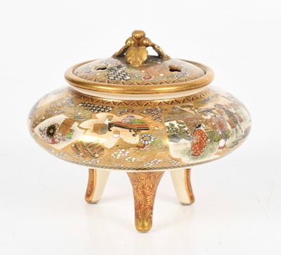 Shuzan for Yasuda, Satsuma Koro 
Late Meiji-Taisho period, tripod, the bulbous 