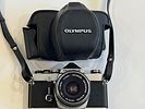 Olympus OM1 35mm SLR Camera 28mm f3.5 lens. 35mm SLR camera silver, body , shutter works Image - 5