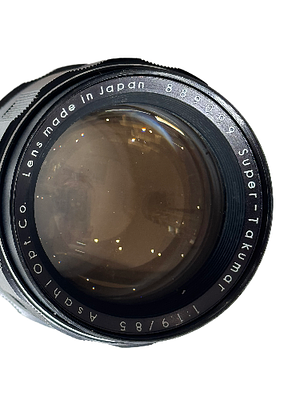 A Pentax super takumar 85mm f1.9 s/no 889099. takumar 85mm f1.9 s/no 889099 M42