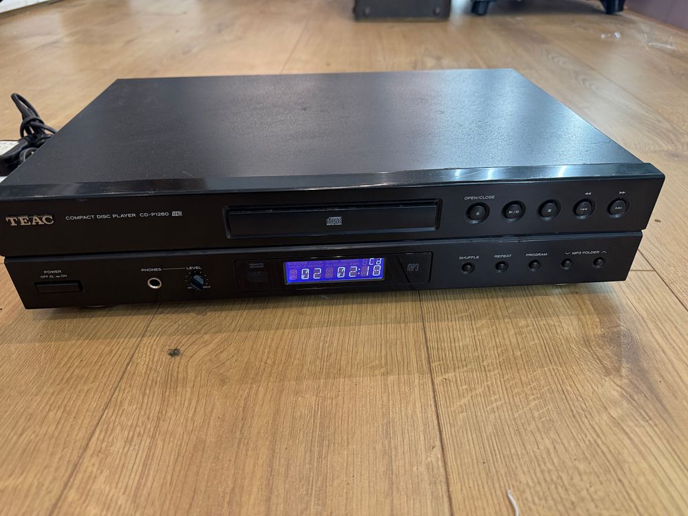 Lot 154: Teac CD-P1260(G)